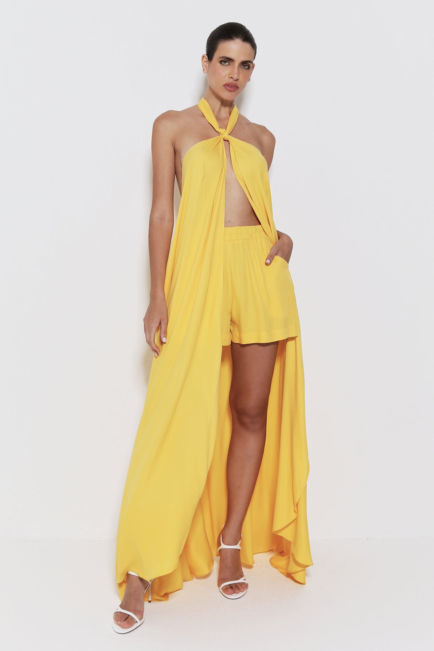 VESTIDO LONGO FRENTE UNICA COM ABERTURA FRONTAL AMARELO OURO