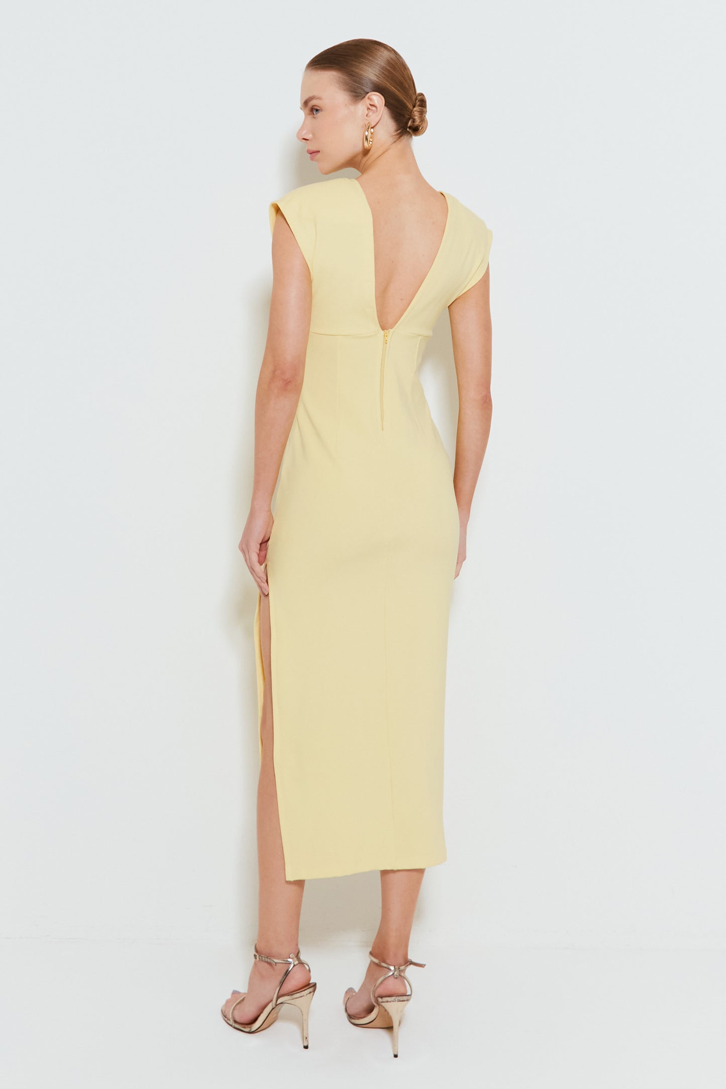 VESTIDO MIDI SEM MANGA DECOTE EM V AMARELO CITRUS