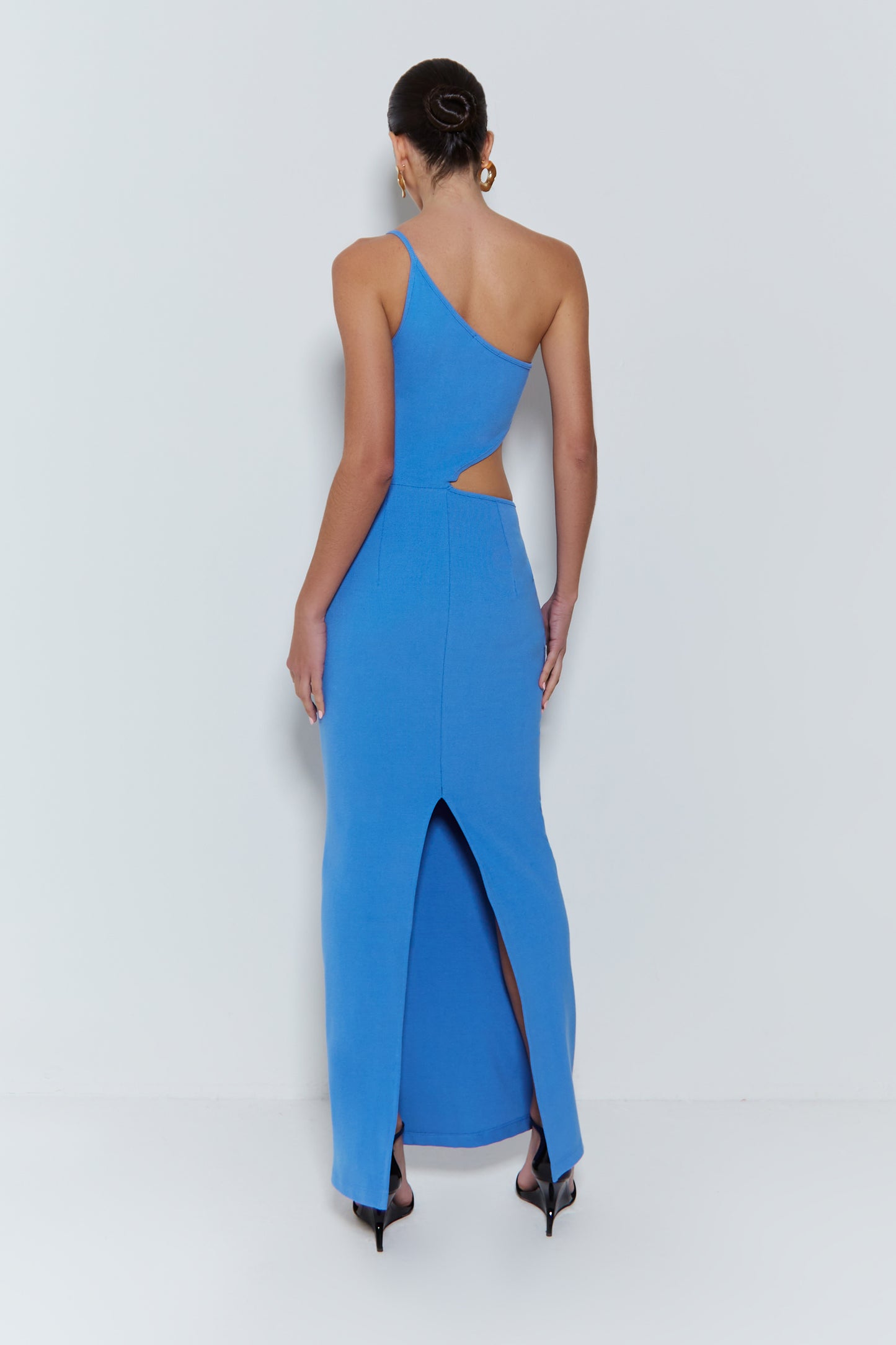 VESTIDO MIDI UM OMBRO SO COM RECORTE LATERAL AZUL JEANS