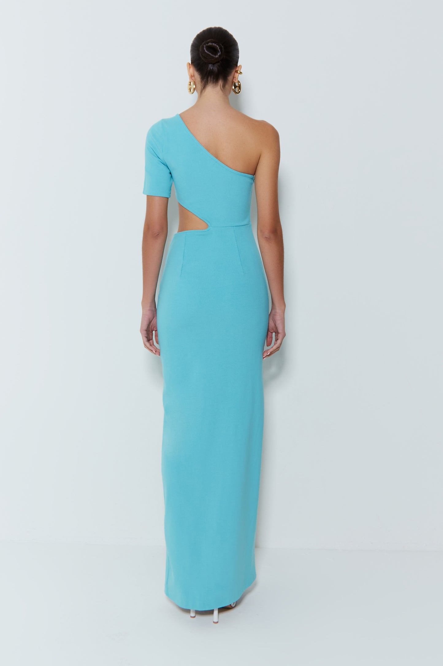 VESTIDO LONGO COM RECORTE E FENDA LATERAL AZUL MAR