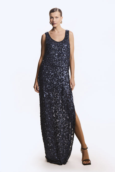 VESTIDO LONGO RETO COM FENDA LATERAL EM PAETE AZUL MARINHO