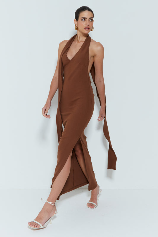 VESTIDO LONGO FRENTE UNICA AMARRACAO NO PESCOCO MARROM