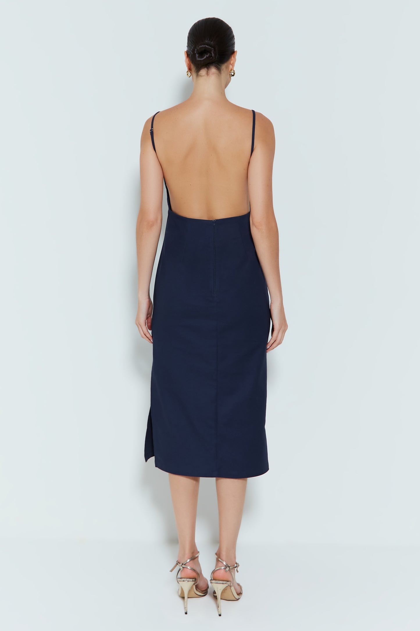 VESTIDO MIDI LISO FRENTE UNICA DECOTE RETO AZUL MARINHO