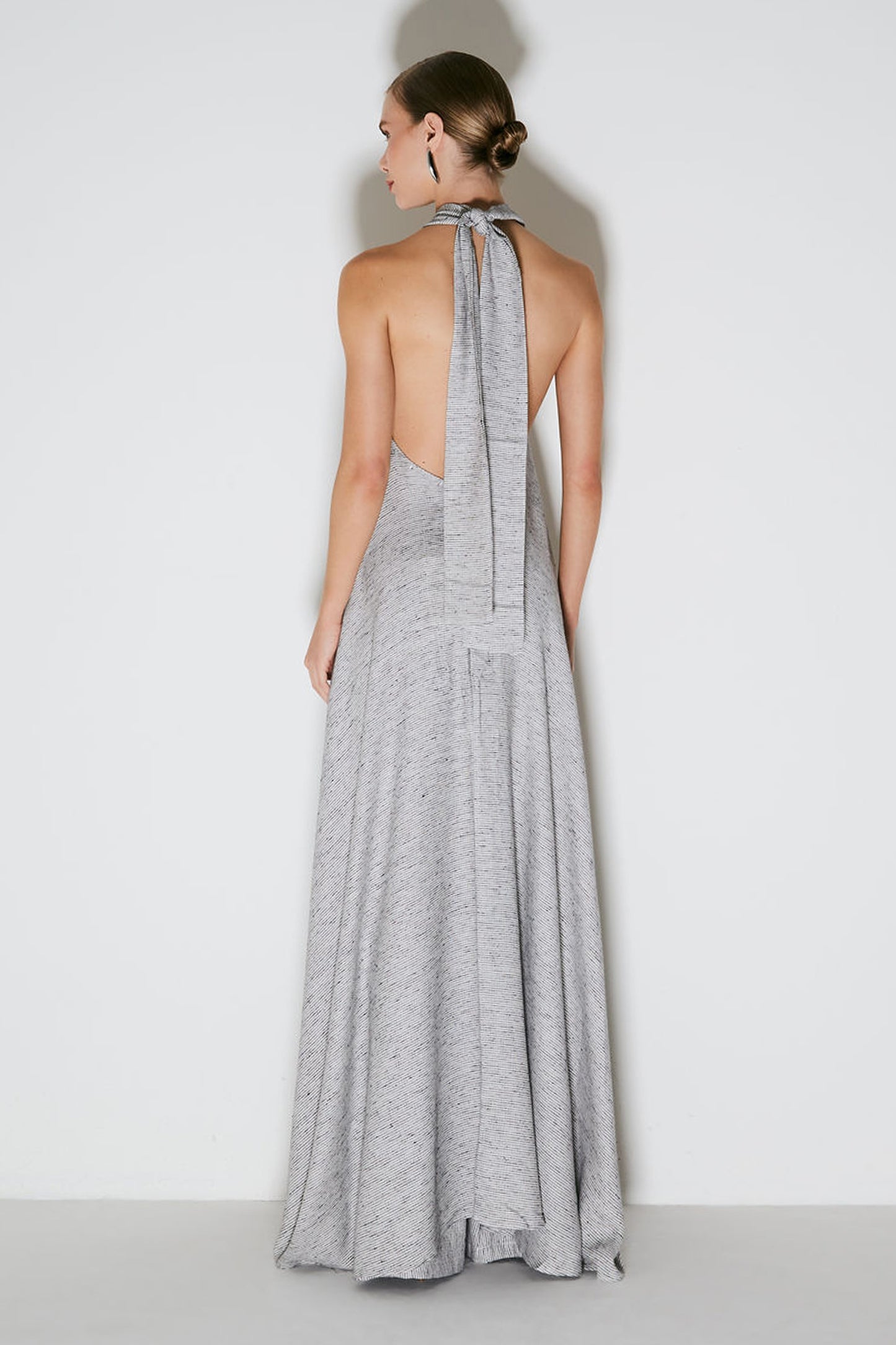 VESTIDO LONGO TUNICA COM ABERTURA FRONTAL E AMARACAO PRETO