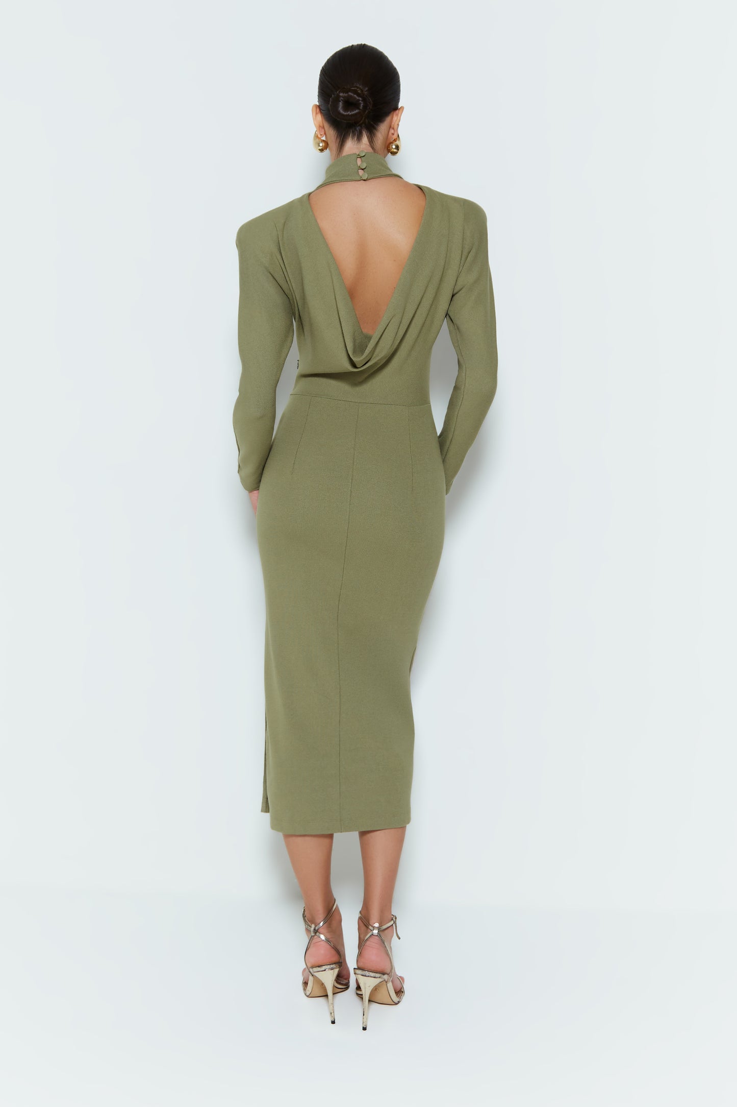 VESTIDO MIDI GOLA ALTA ABERTURA COM CAIMENTO COSTAS VERDE PINHEIRO