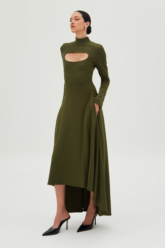 VESTIDO MULLET COM ABERTURA BUSTO E GOLA ALTA VERDE MILITAR