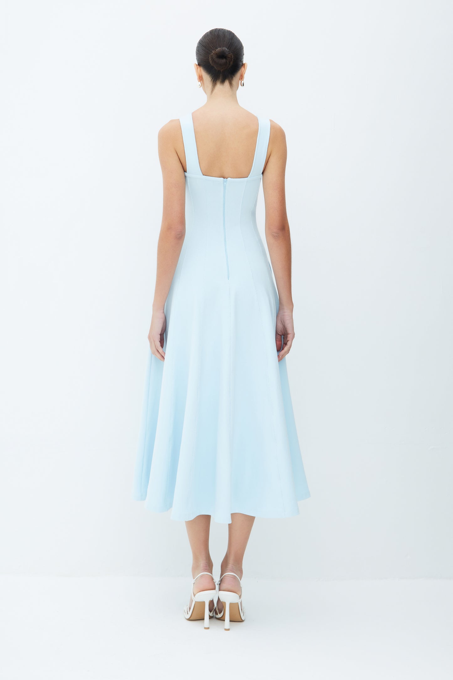 VESTIDO MIDI COM FRISOS ALCAS LARGAS E BARRA AMPLA AZUL POLAR