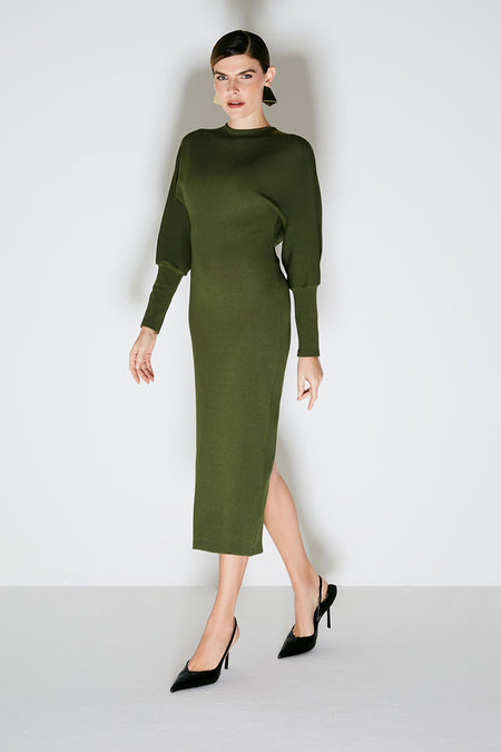 VESTIDO MIDI COM MANGA MORCEGO E ABERTURA COSTAS VERDE MILITAR