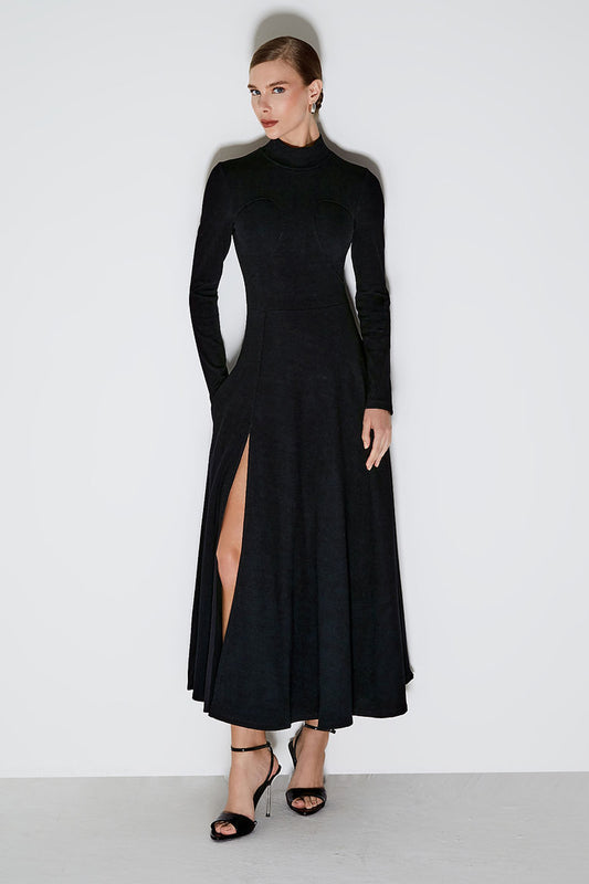 VESTIDO MIDI GOLA ALTA COM RECORTE NO BUSTO PRETO