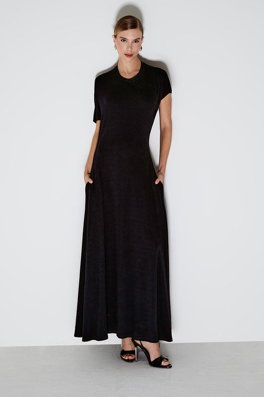 VESTIDO LONGO COM ABERTURA ASSIMETRICA NAS COSTAS PRETO