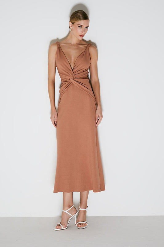 VESTIDO LONGO COM TORCAO CENTRAL E NAS ALCAS MOCHA MOUSSE