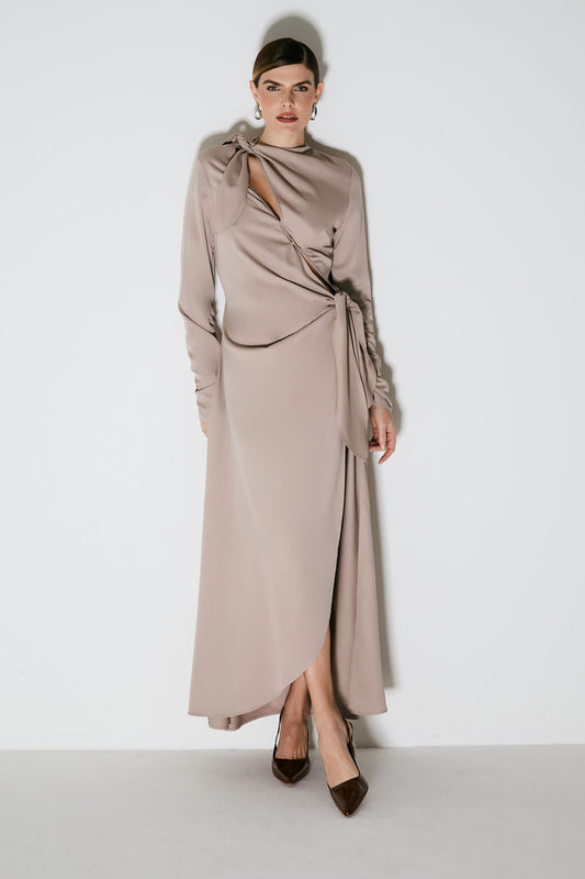 VESTIDO LONGO COM AMARRACAO LATERAL E PESCOCO MOCA