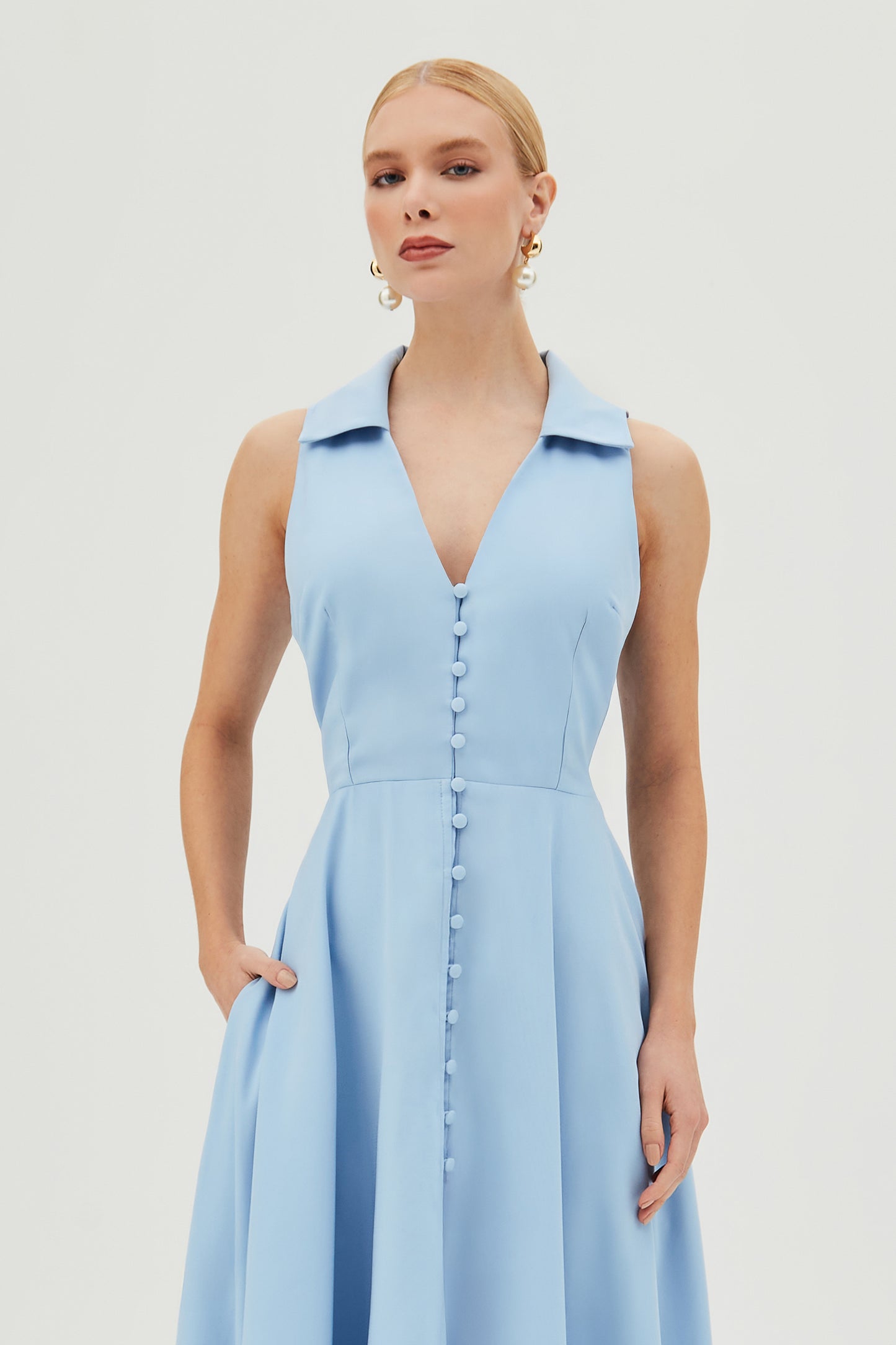 VESTIDO MIDI COM BOTOES FRONTAL ABERTURA COSTAS AZUL BEBE