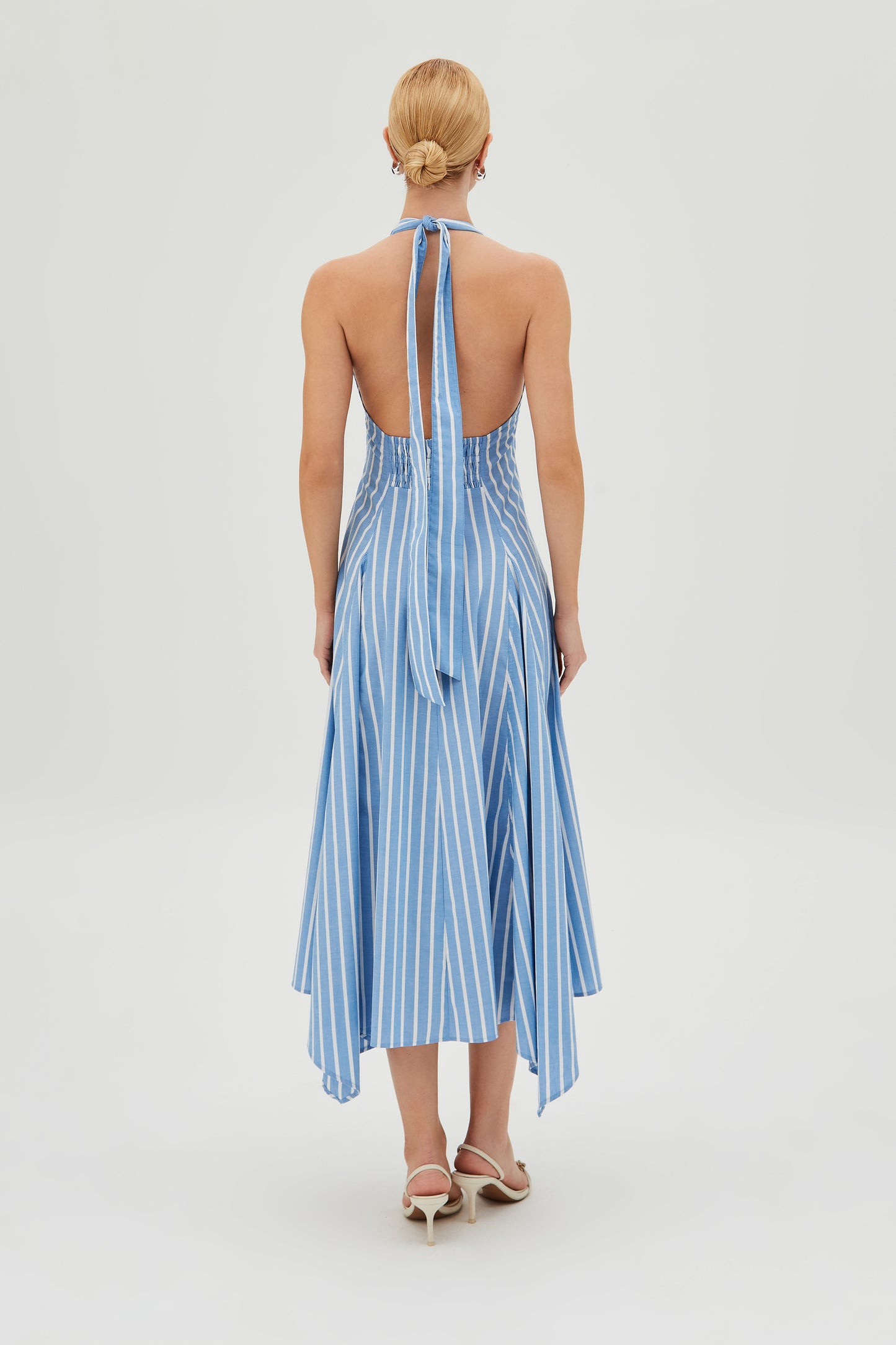 VESTIDO MIDI FRENTE UNICA BARRA AMPLA ASSIMETRICA LISTRADO AZUL MARINHO