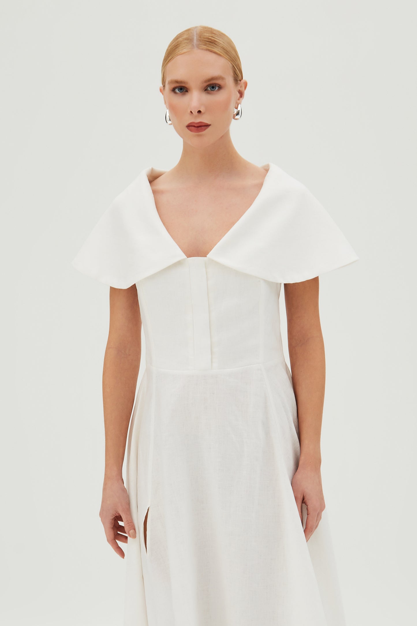 VESTIDO MIDI MAXI GOLA BOTOES VISTA E BARRA AMPLA BRANCO