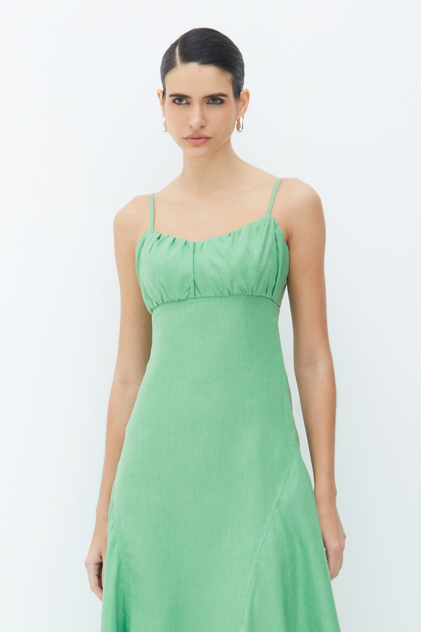 VESTIDO MIDI COM DRAPEADOS BUSTO E BARRA AMPLA VERDE FLORESTA