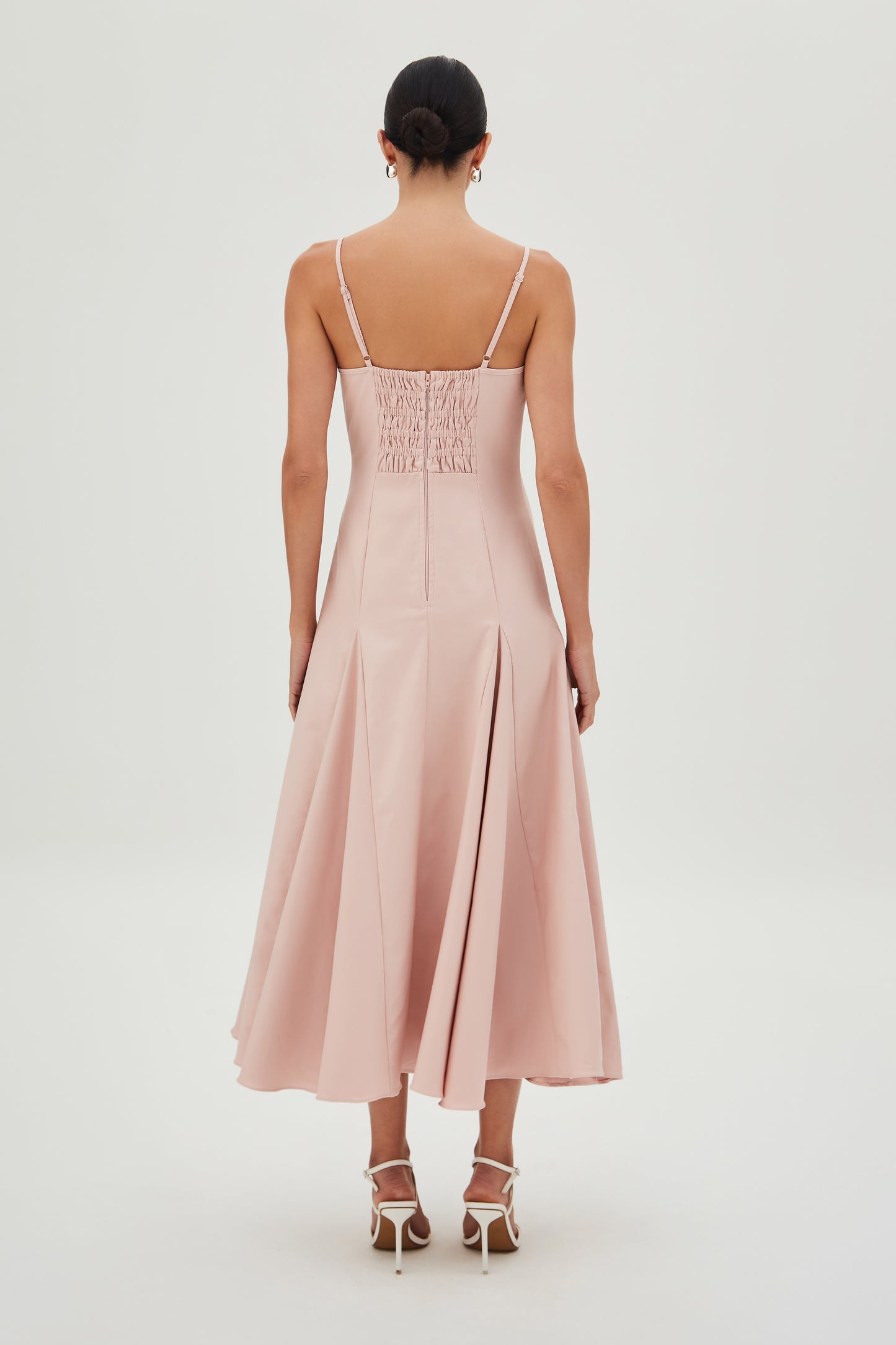 VESTIDO MIDI COM RECORTES FRONTAIS E PREGAS SAIA ROSE