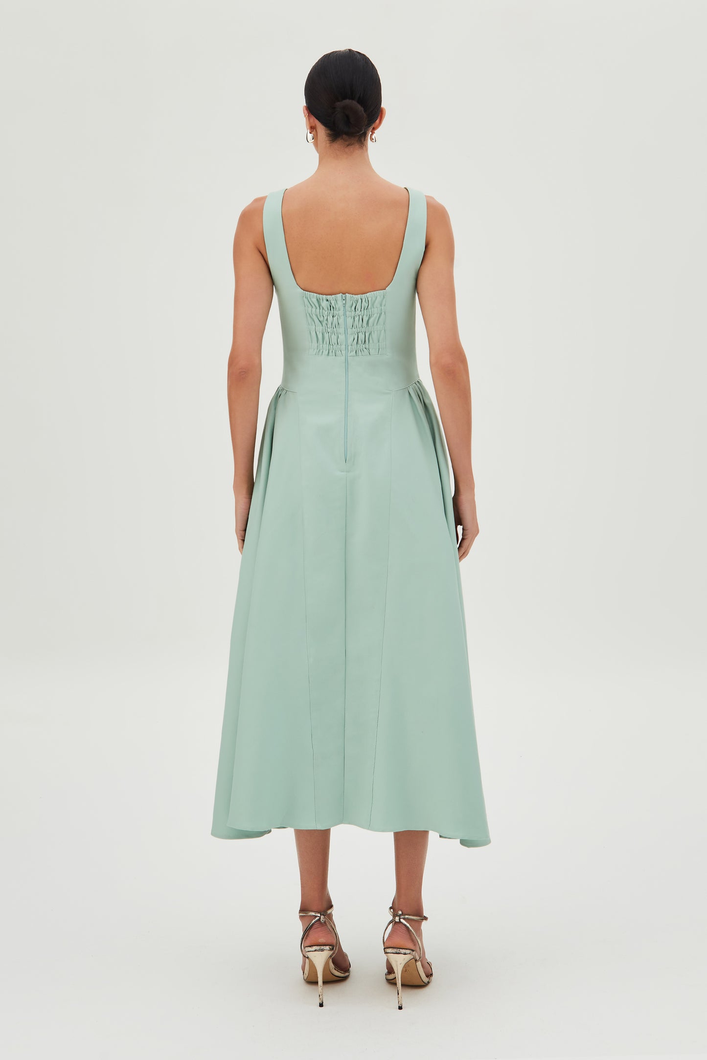 VESTIDO MIDI COM SAIA ESTRUTURADA E AMPLA VERDE MENTA