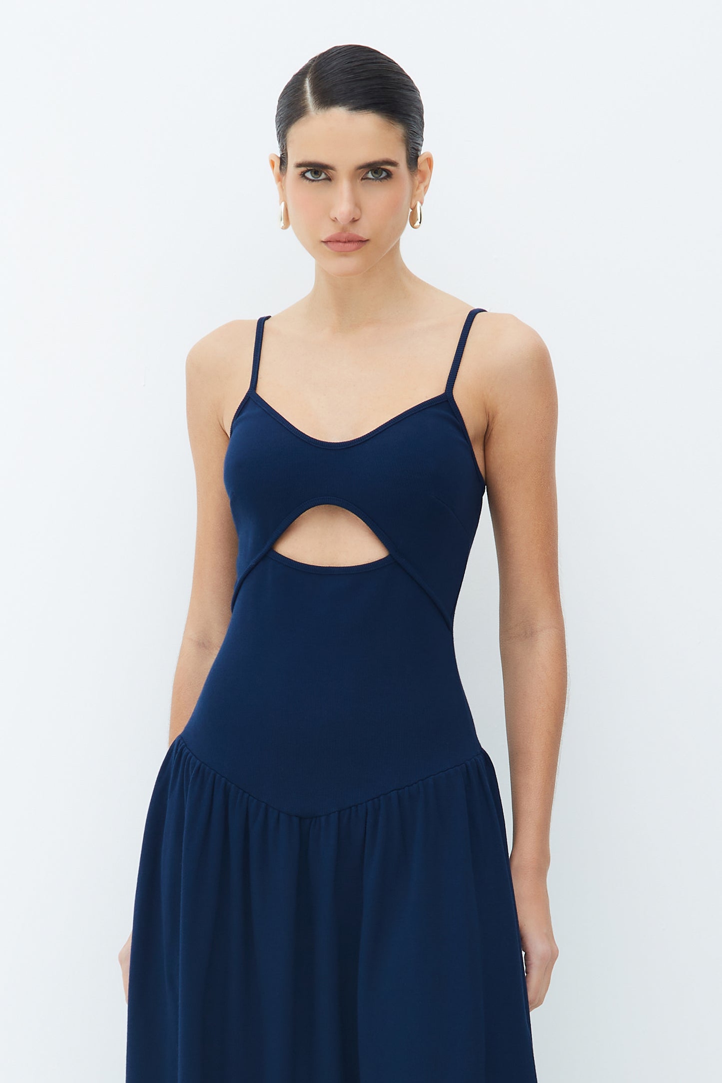 VESTIDO MIDI COM ABERTURA NO CORPO E SAIA AMPLA AZUL MARINHO ESCURO