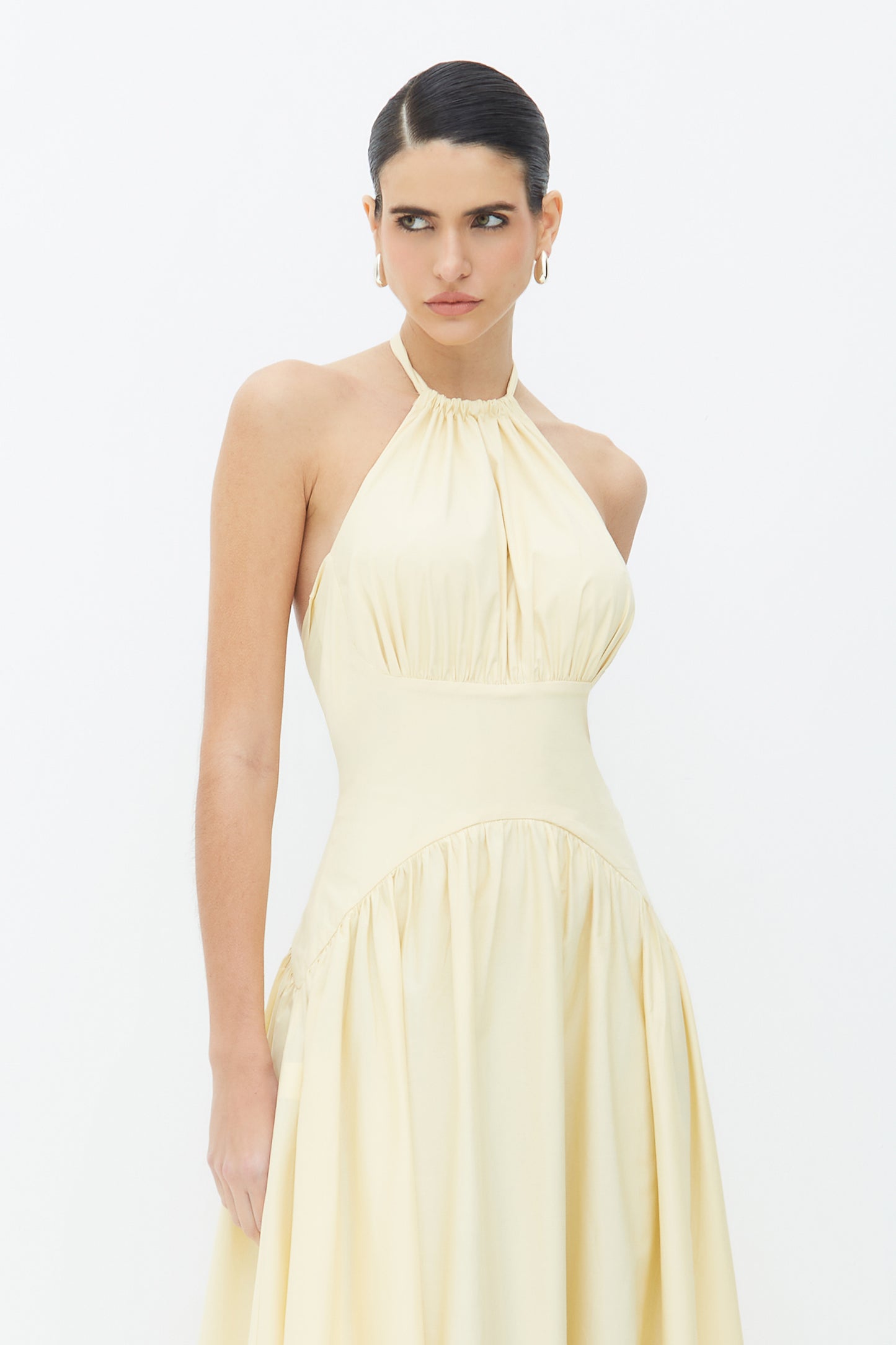 VESTIDO MIDI AMARRACAO COSTAS E PESCOCO BARRA AMPLA AMARELO MANTEIGA