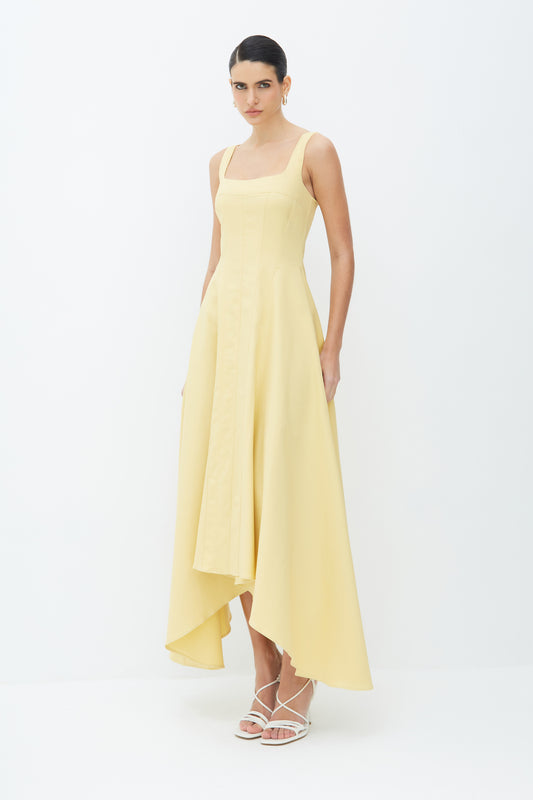 VESTIDO MIDI ALCA LARGA RECORTESE BARRA ASSIMETRICA AMARELO MANTEIGA