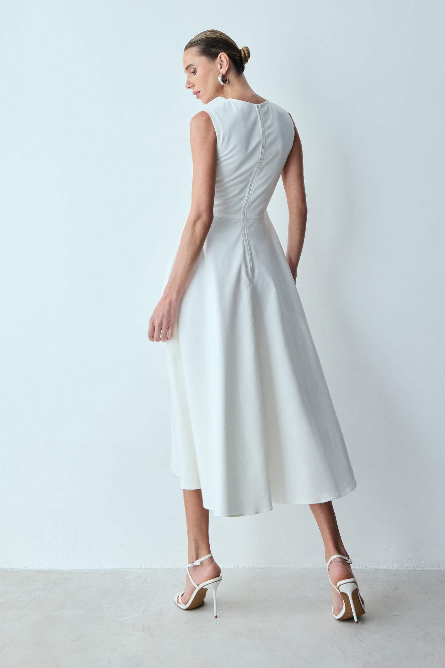 VESTIDO MIDI SAIA GODE COM RECORTES FRONTAL OFF WHITE