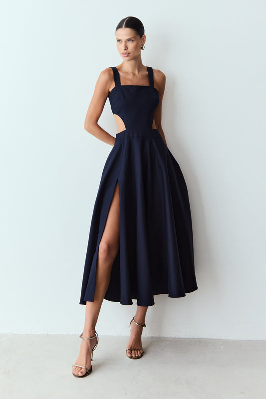 VESTIDO MIDI COM DECOTE RETO E ABERTURA LATERAIS AZUL MARINHO
