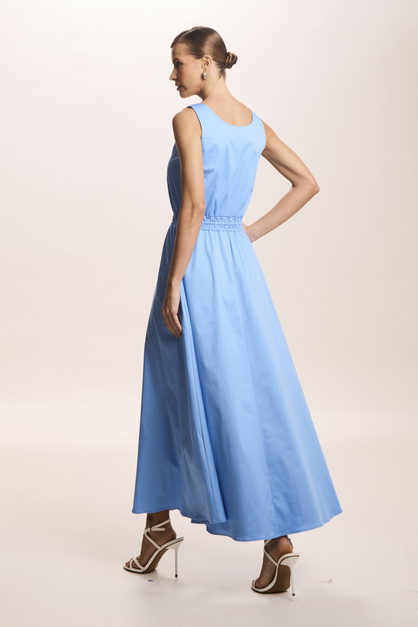 VESTIDO MIDI ELASTICO NA CINTURA E BOTOES FRONTAL AZUL MEDITERRANEO