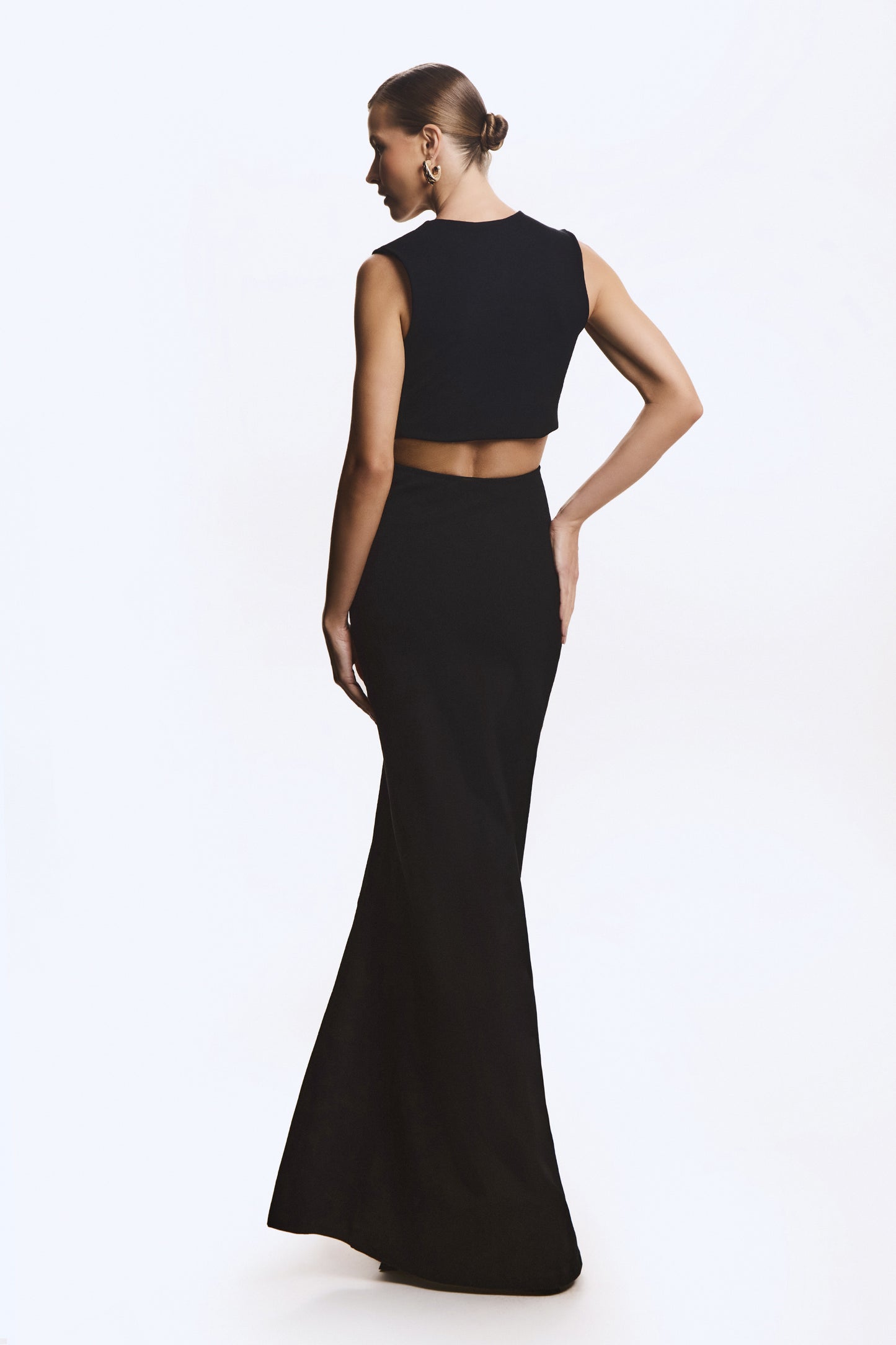 VESTIDO LONGO DRAPEADO COM CANALETA FRONTAL PRETO