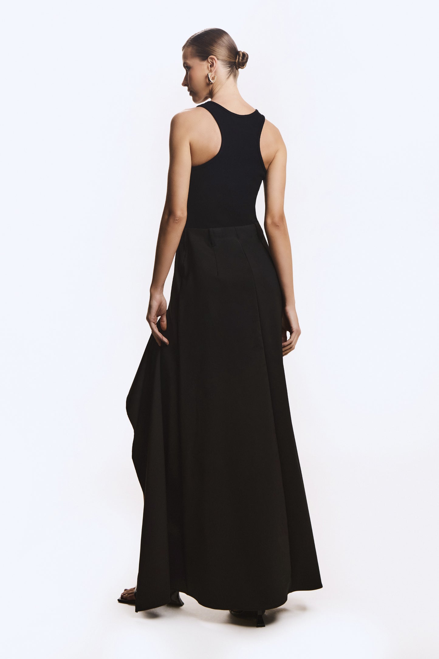 VESTIDO MIDI SAIA ALFAIATARIA COM BABADO ASSIMETRICO PRETO