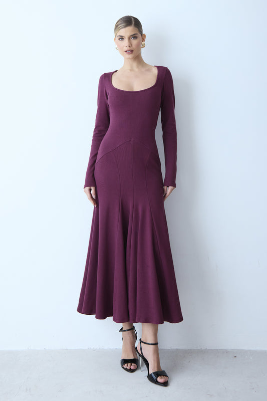 VESTIDO MIDI COM RECORTE V CINTURA E BARRA AMPLA UVA