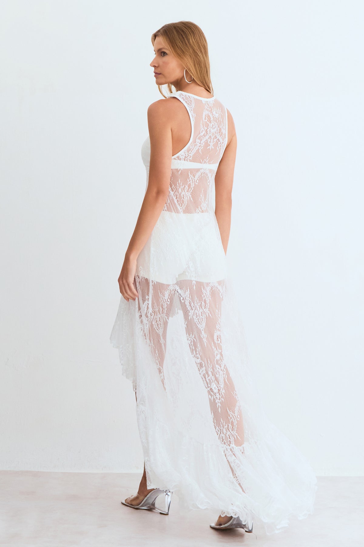VESTIDO MIDI EM RENDA COM BARRA ASSIMETRIA VOLUMOSA OFF WHITE