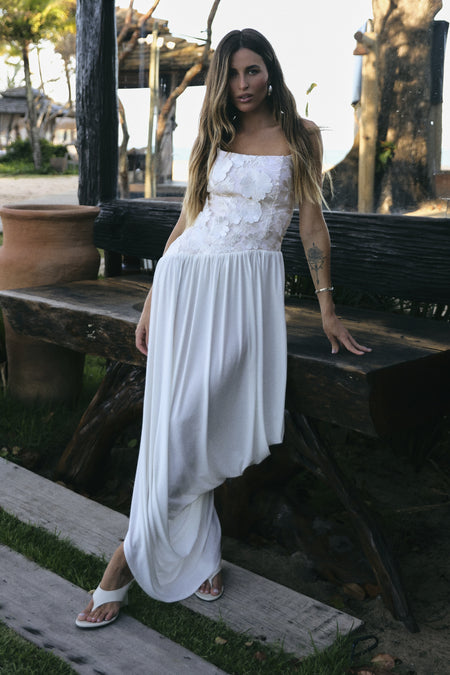 VESTIDO MIDI EM TULE BORDADO E SAIA DEGAGÊ OFF WHITE