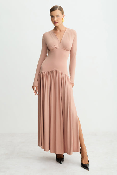 VESTIDO MIDI ALONGADO ACINTURADO BARRA AMPLA DECOTE V MOCHA MOUSSE