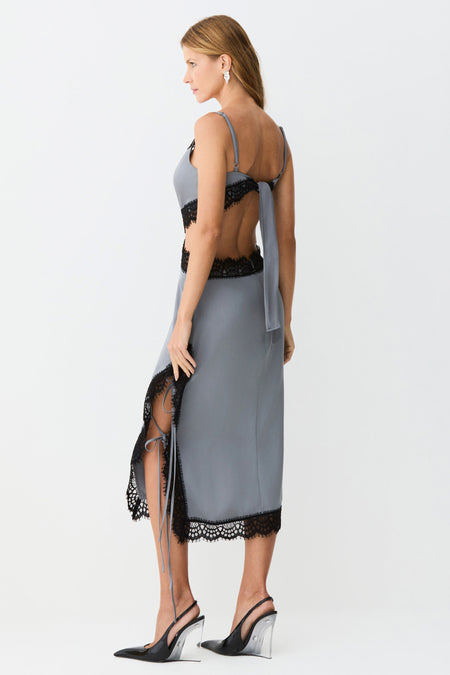 VESTIDO MIDI AMARRACAO LATERAL PERNA E COSTAS CINZA CONCRETO