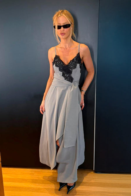 VESTIDO MIDI RENDA BUSTO COM SOBREPOSICAO SAIA CINZA MINERIO