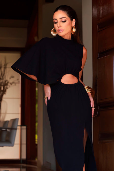VESTIDO MIDI GOLA ALTA ABERTURA FRONTAL COM FRANZIDOS PRETO