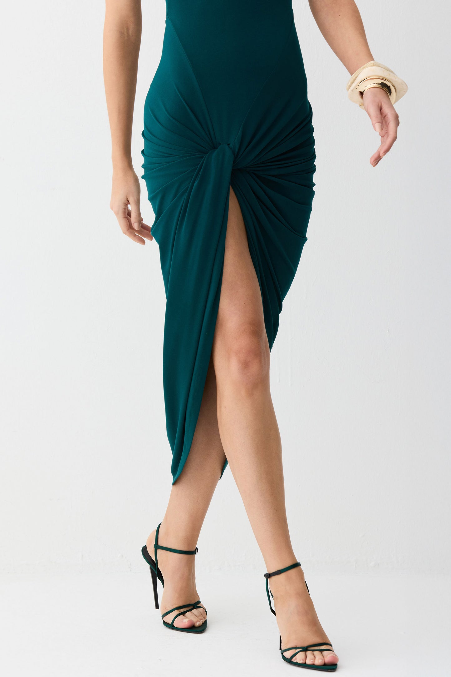 VESTIDO MIDI TORCAO COM FRANZIDOS LATERAIS E FENDA VERDE PETROLEO