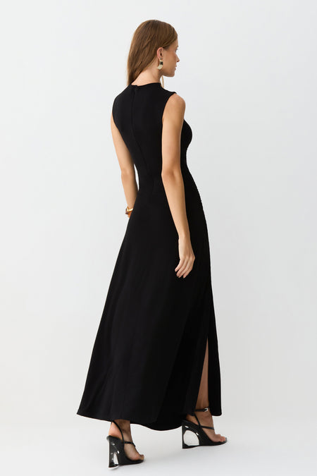 VESTIDO MIDI BARRA FLUIDA FRANZIDOS FRONTAL E LATERAL PRETO