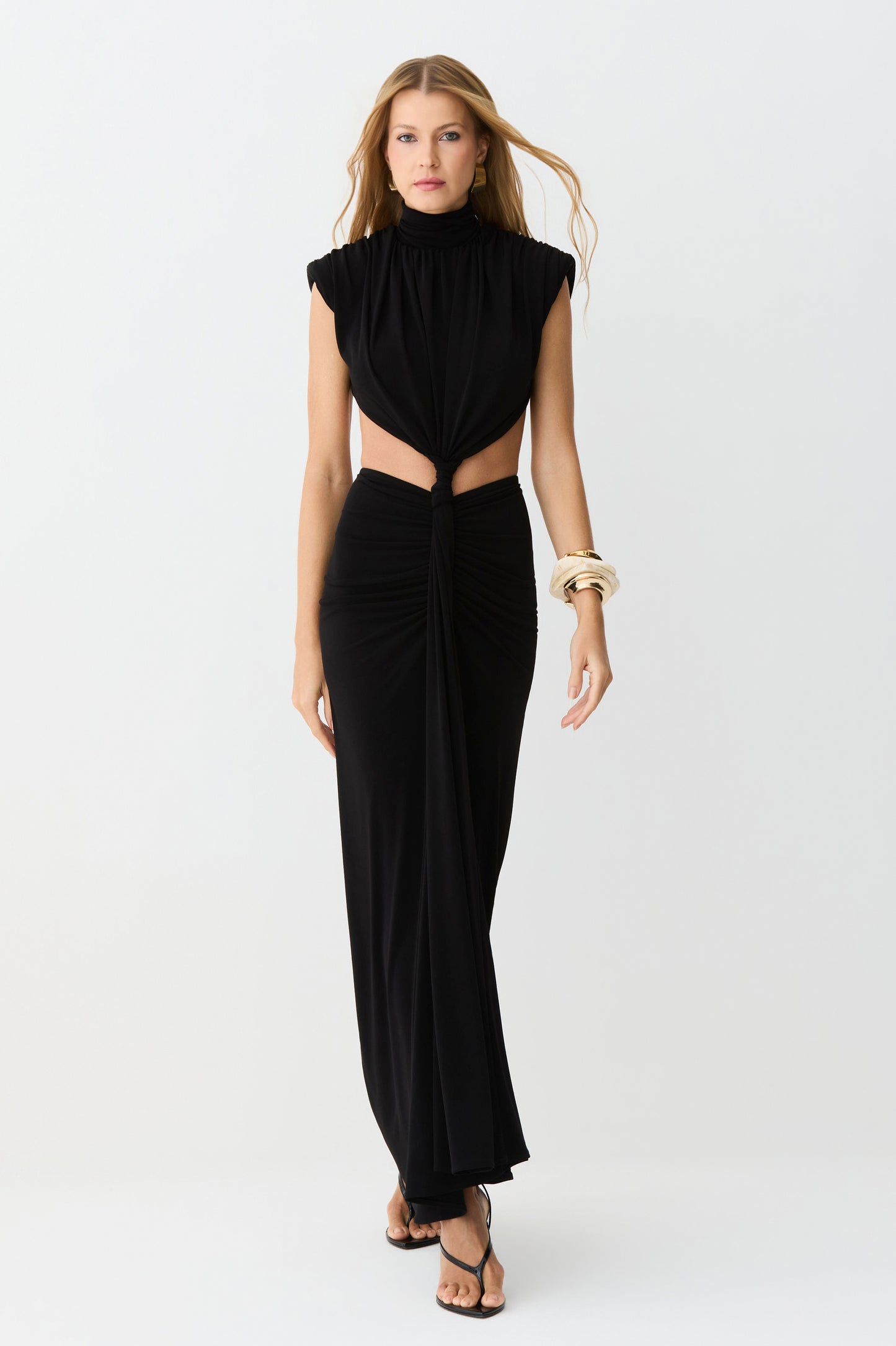 VESTIDO MIDI ABERTURA LATERAL E COSTAS DETALHE FRONTAL PRETO