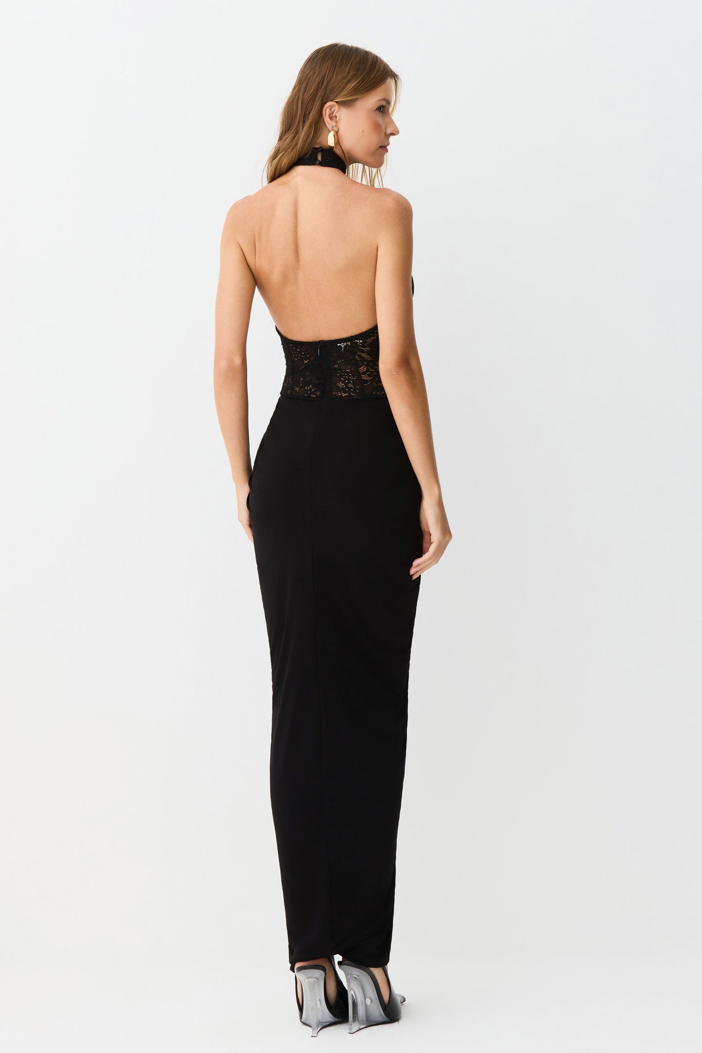 VESTIDO MIDI FRANZIDOS CINTURA CORPO EM RENDA E GOLA PRETO