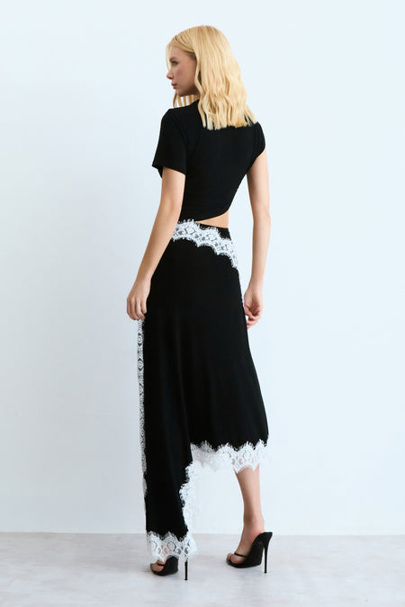 VESTIDO MIDI COM ABERTURA LATERAL E DETALHES RENDA VESTIDO MIDI COM ABERTURA LATERAL E DETALHES RENDA PRETO