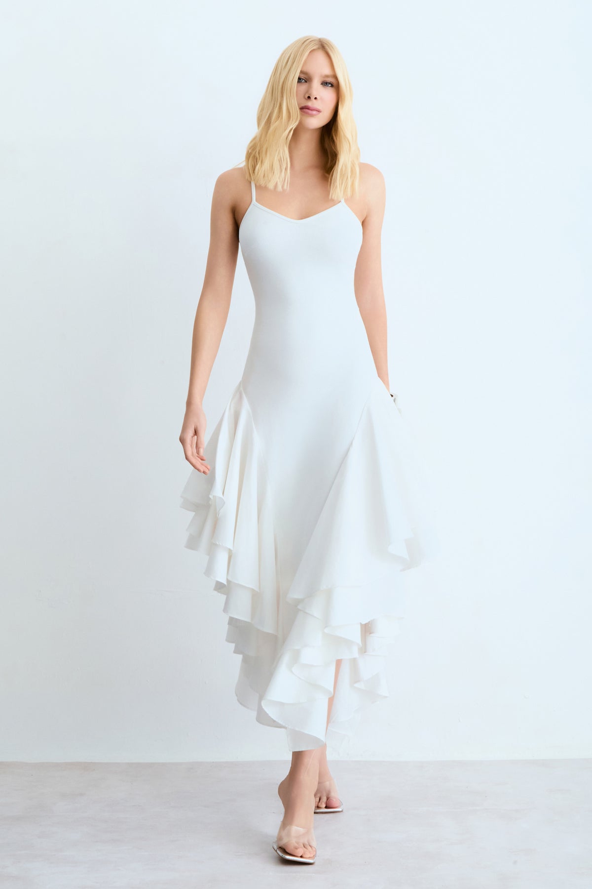 VESTIDO MIDI ALCA FINA BARRA ASSIMETRICA COM VOLUME OFF WHITE