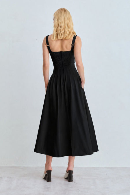 VESTIDO MIDI RECORTES PESPONTADOS E RENDA DECOTE PRETO