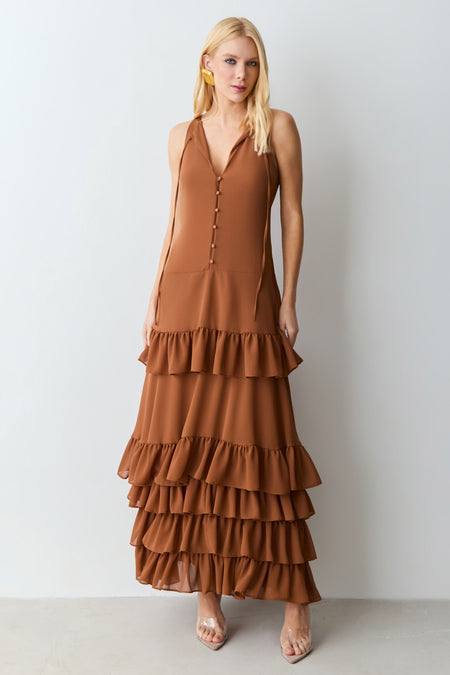 VESTIDO MIDI BABADOS BARRA COM AMARRACAO FRONTAL MARROM CANELA