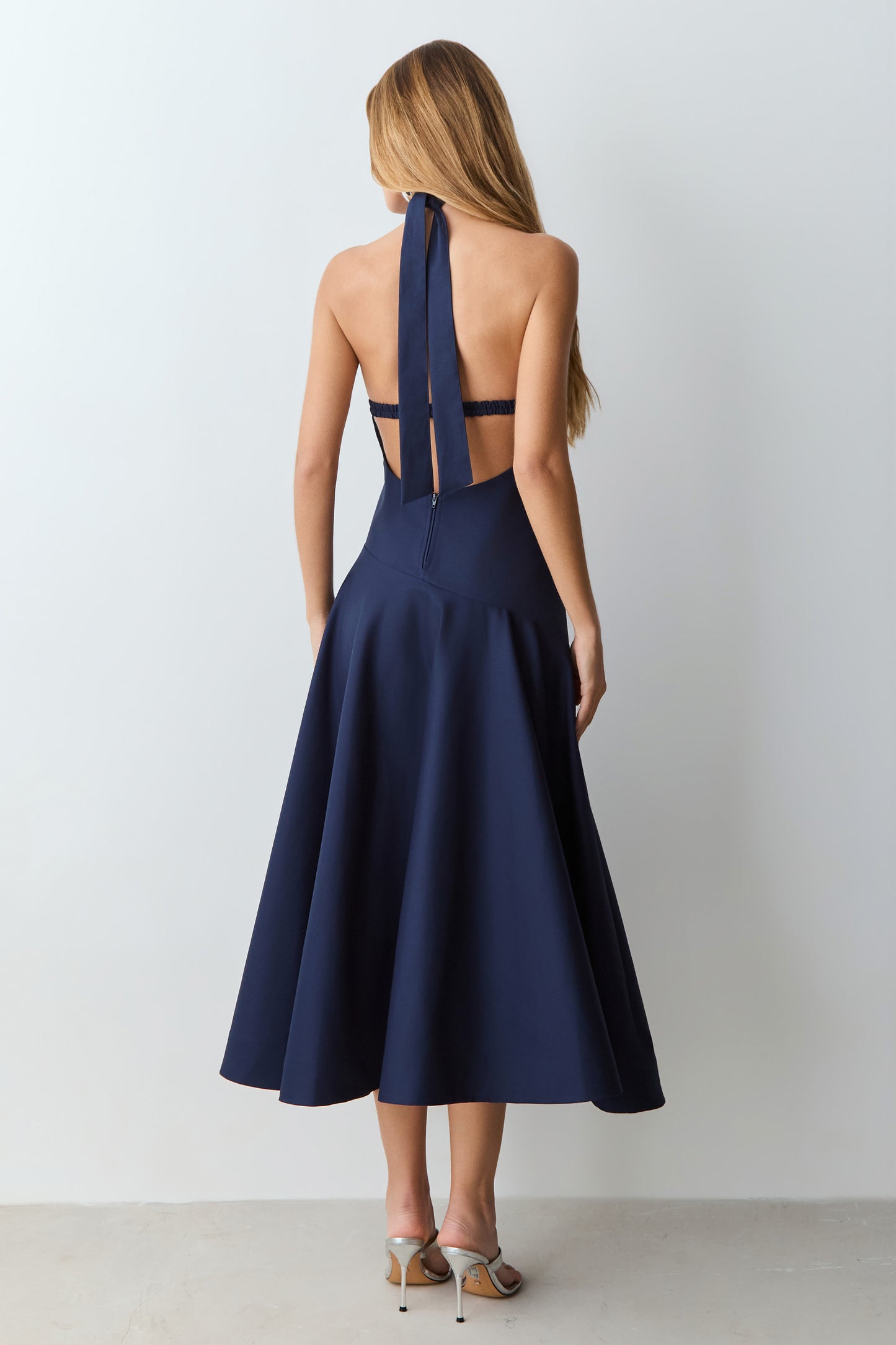 VESTIDO MIDI GOLA MEDIA FRENTE UNICA COM AMARRACAO AZUL MARINHO