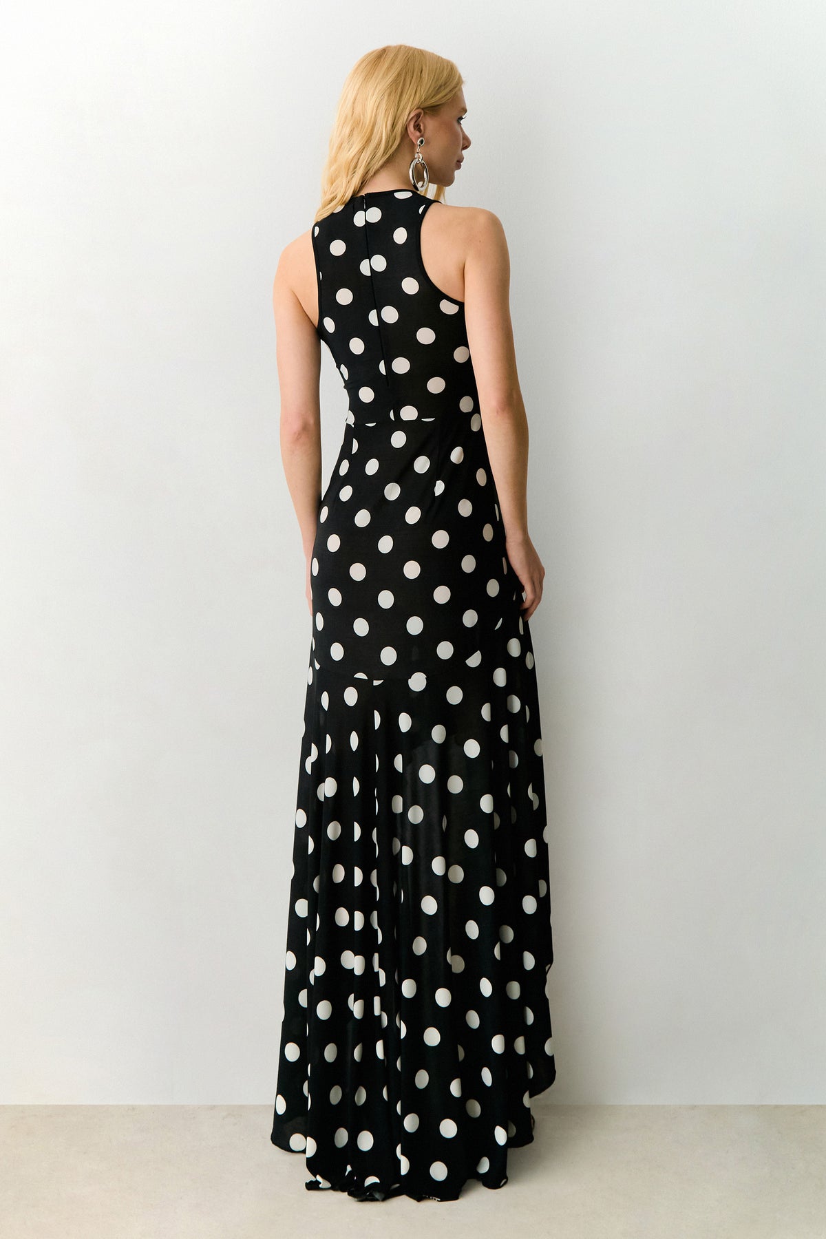 VESTIDO MULLET EM ESTAMPA POÁ PRETO