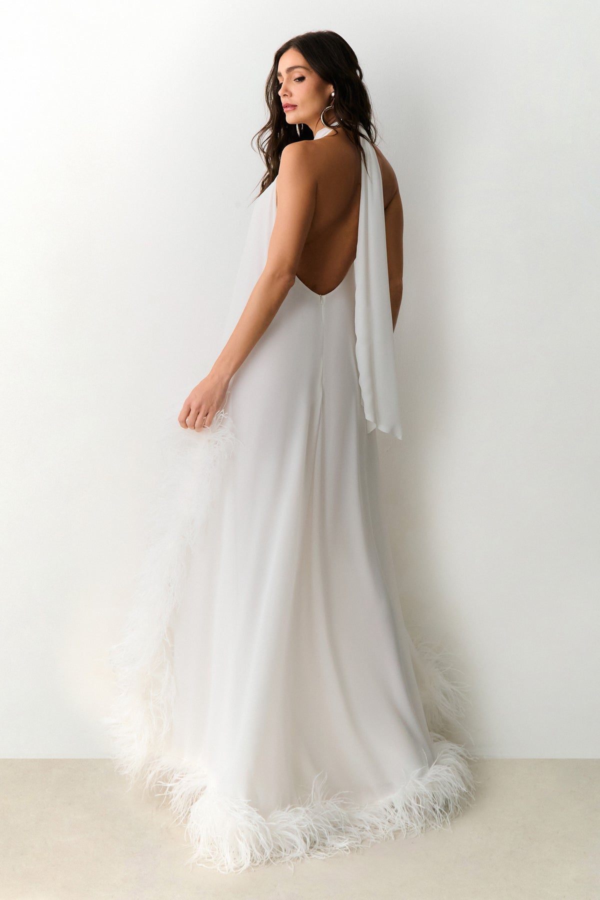 VESTIDO MULLET BARRA ASSIMETRICA E AMARRACO PESCOCO OFF WHITE