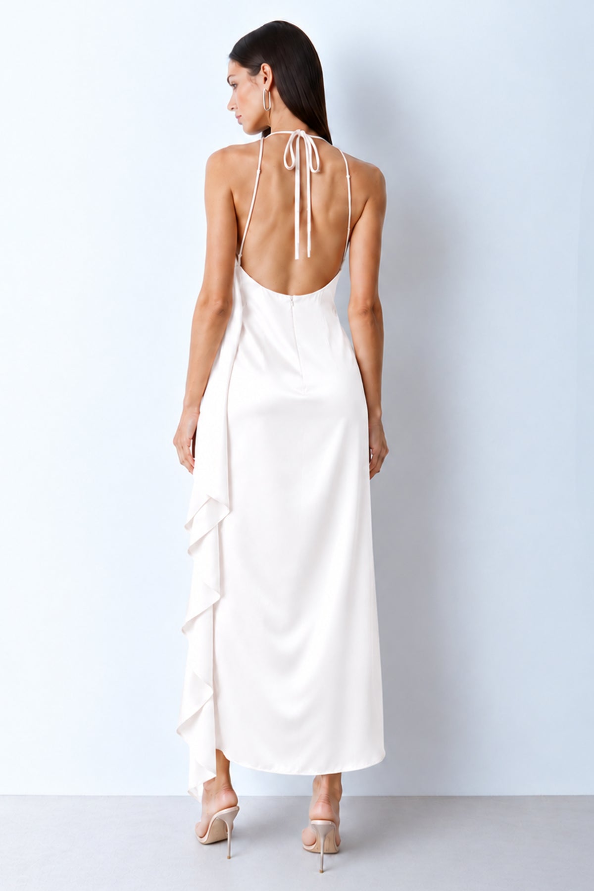 VESTIDO MIDI VOLUME LATERAL FLUIDO COM DECOTE RETO OFF WHITE