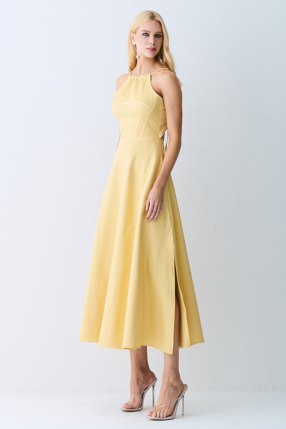 VESTIDO MIDI FRENTE UNICA AMARRACAO COSTAS SAIA AMPLA AMARELO MANTEIGA